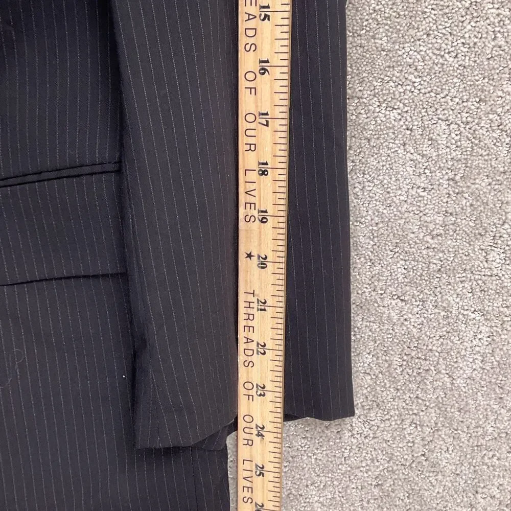 Jos A Bank Signature Suit Men 43R‎ 31W 32L Black Pinstripe Classic Career Wool
